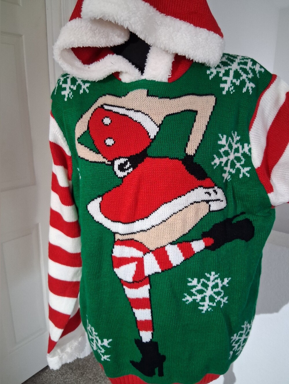 Holiday Hooded Sweater for Women - Green & Red Festive Crew